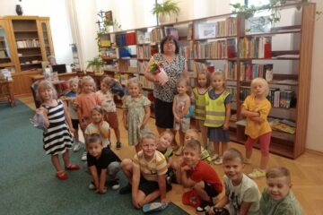 Biedronki w bibliotece